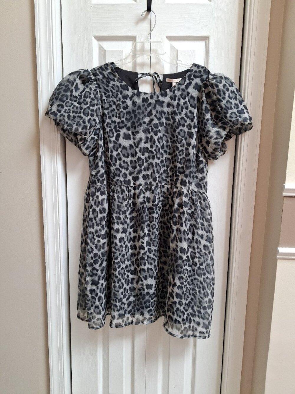 NWT SKIES ARE BLUE Anthropologie Black/Gray Leopard Puff Sleeve Mini Dress sz L